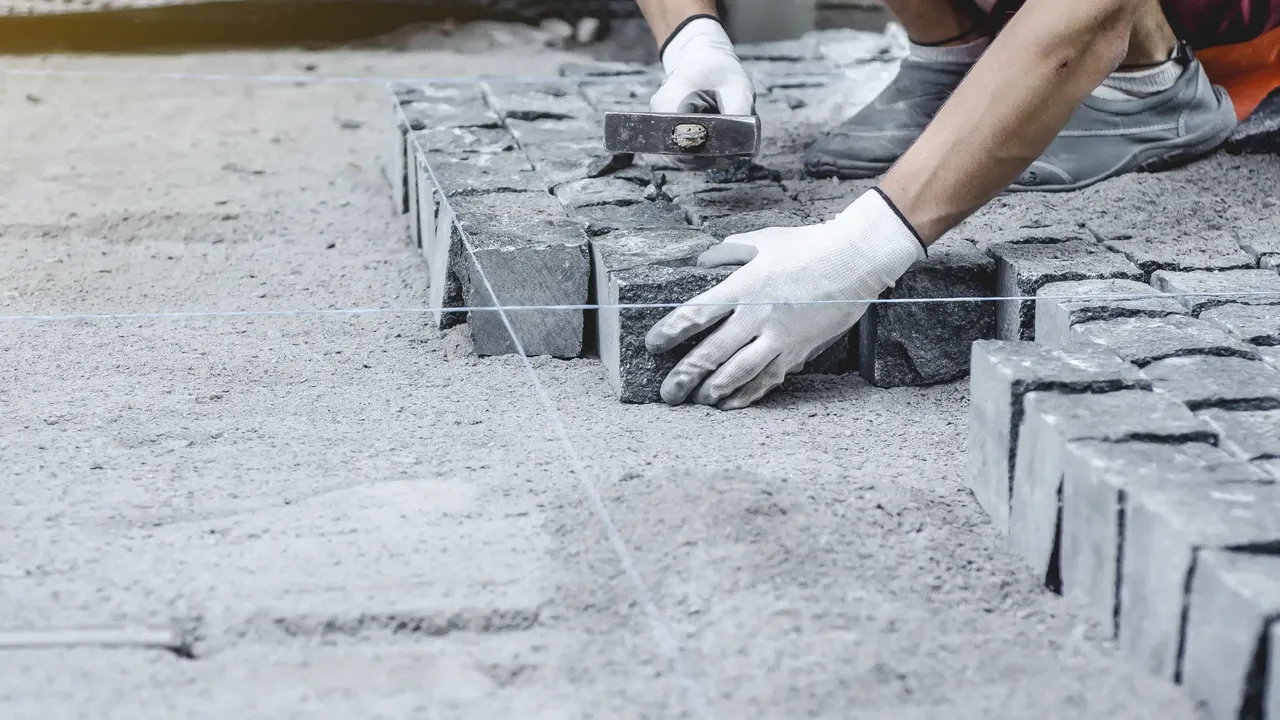 Укладка тротуарной плитки